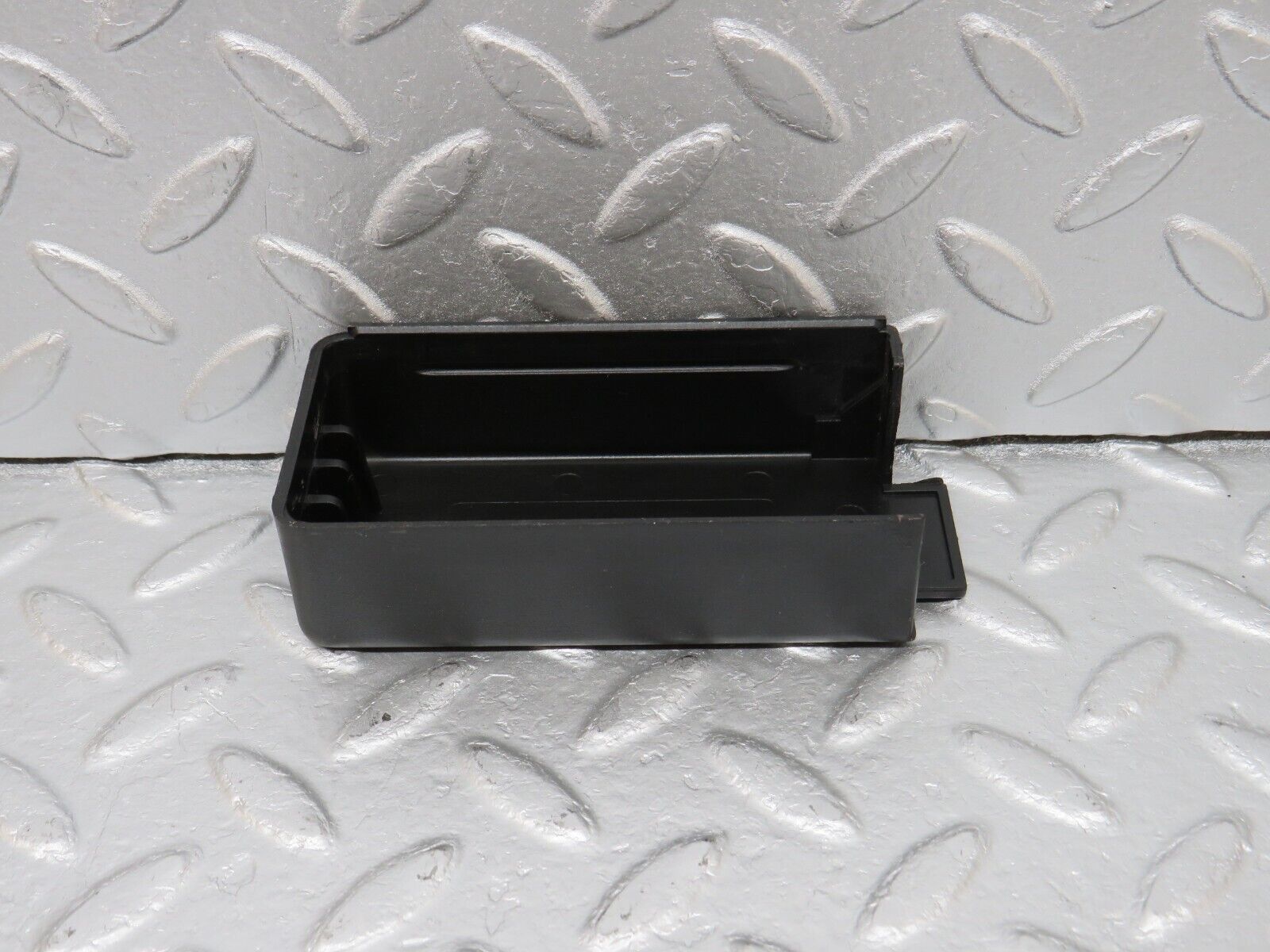 40669 Mercedes-Benz W123 300D Glow Plug Relay Cover 0005454245 3330591371