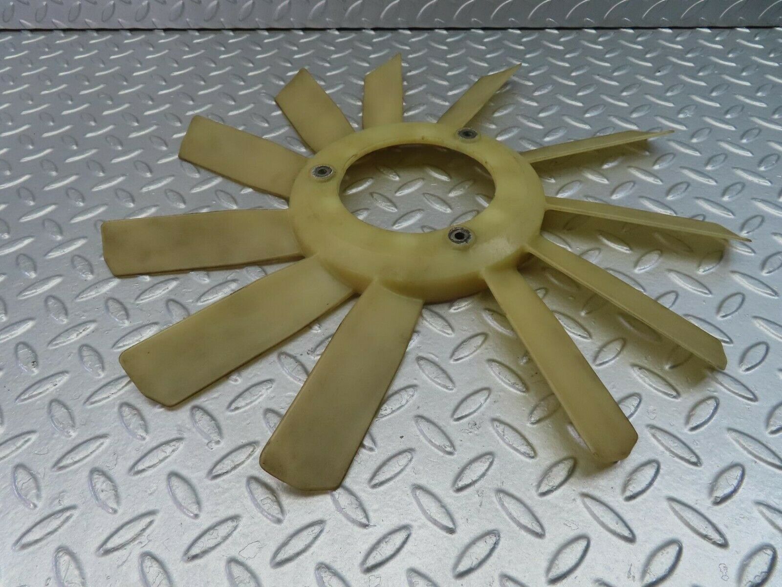 9824 Mercedes-Benz C123 280CE Coupe Engine Cooling Fan 1102050106