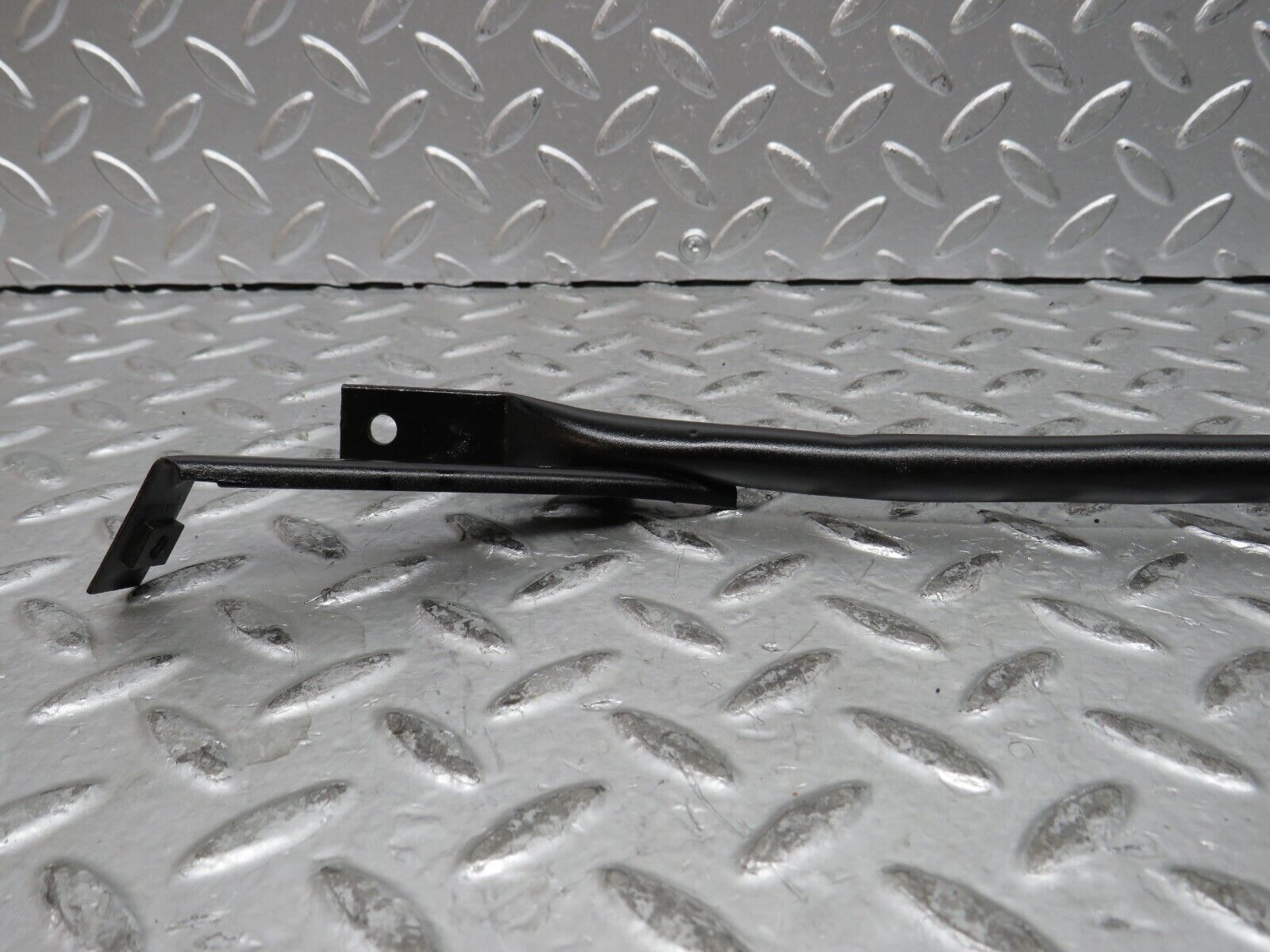 28533 Mercedes-Benz S123 240D Wagon Horn Bracket