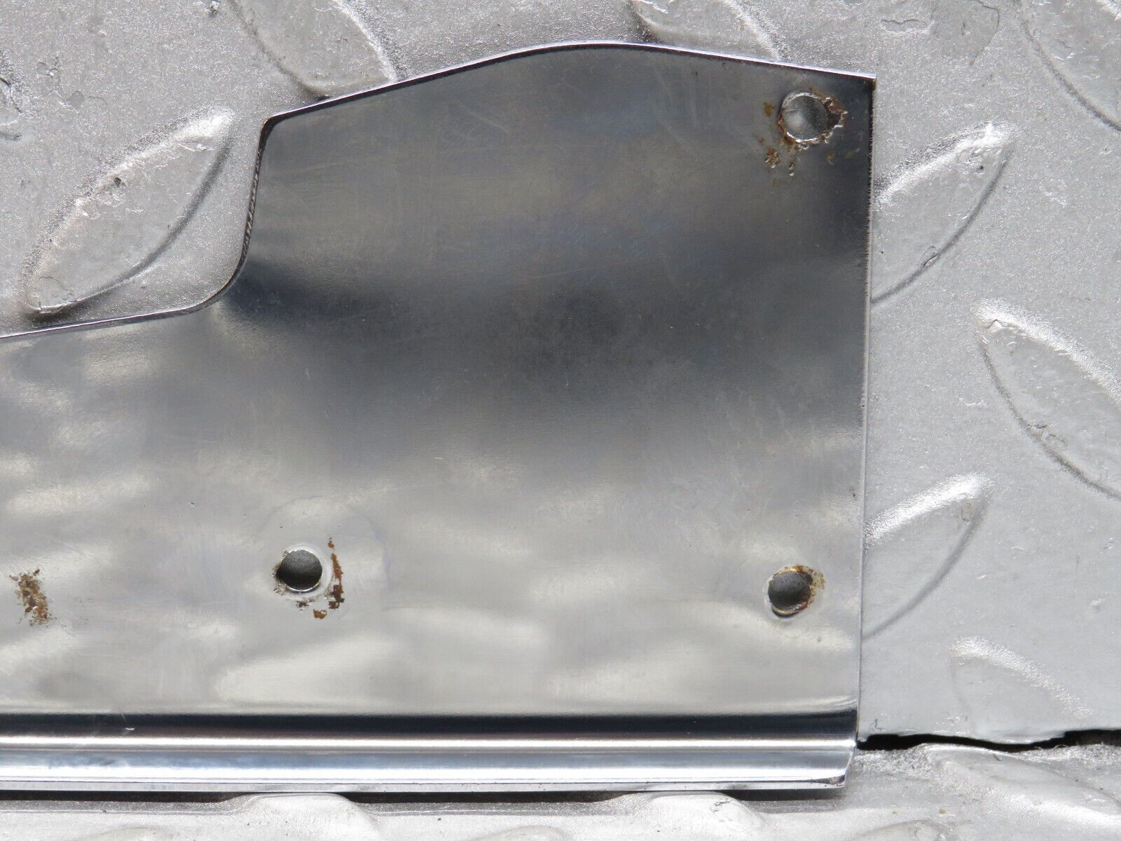 39643 Mercedes-Benz R129 320SL Coupe Left Door Chrome Cover