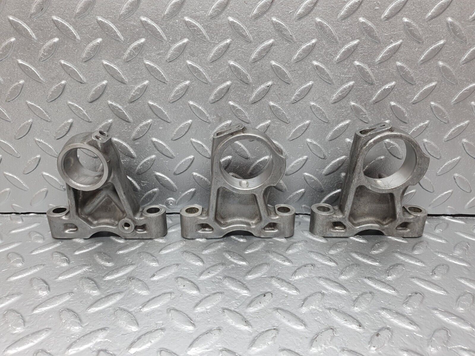 40873 Mercedes-Benz W123 240D Camshaft Tower Bearing Set 6160510710 6170511212