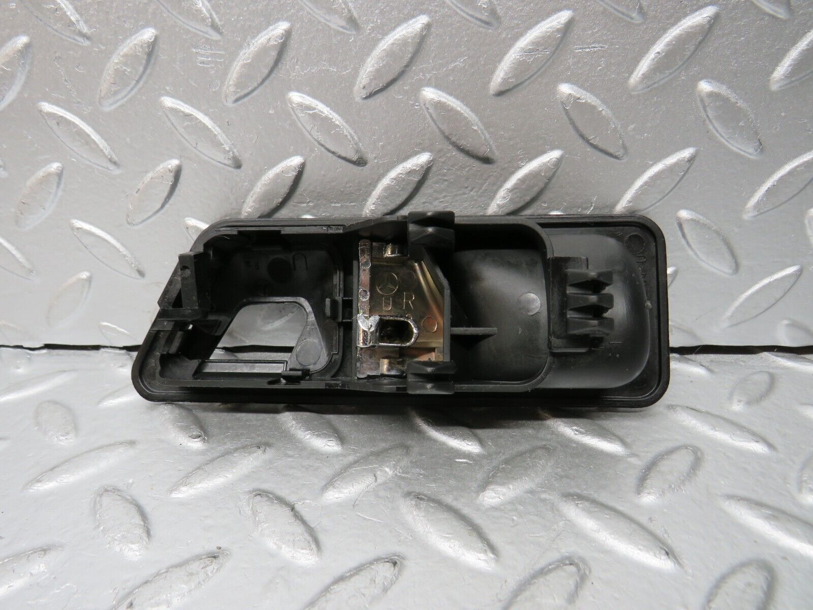30584 Mercedes-Benz W201 190E 2.0L Right Interior Door Handle 2017660264