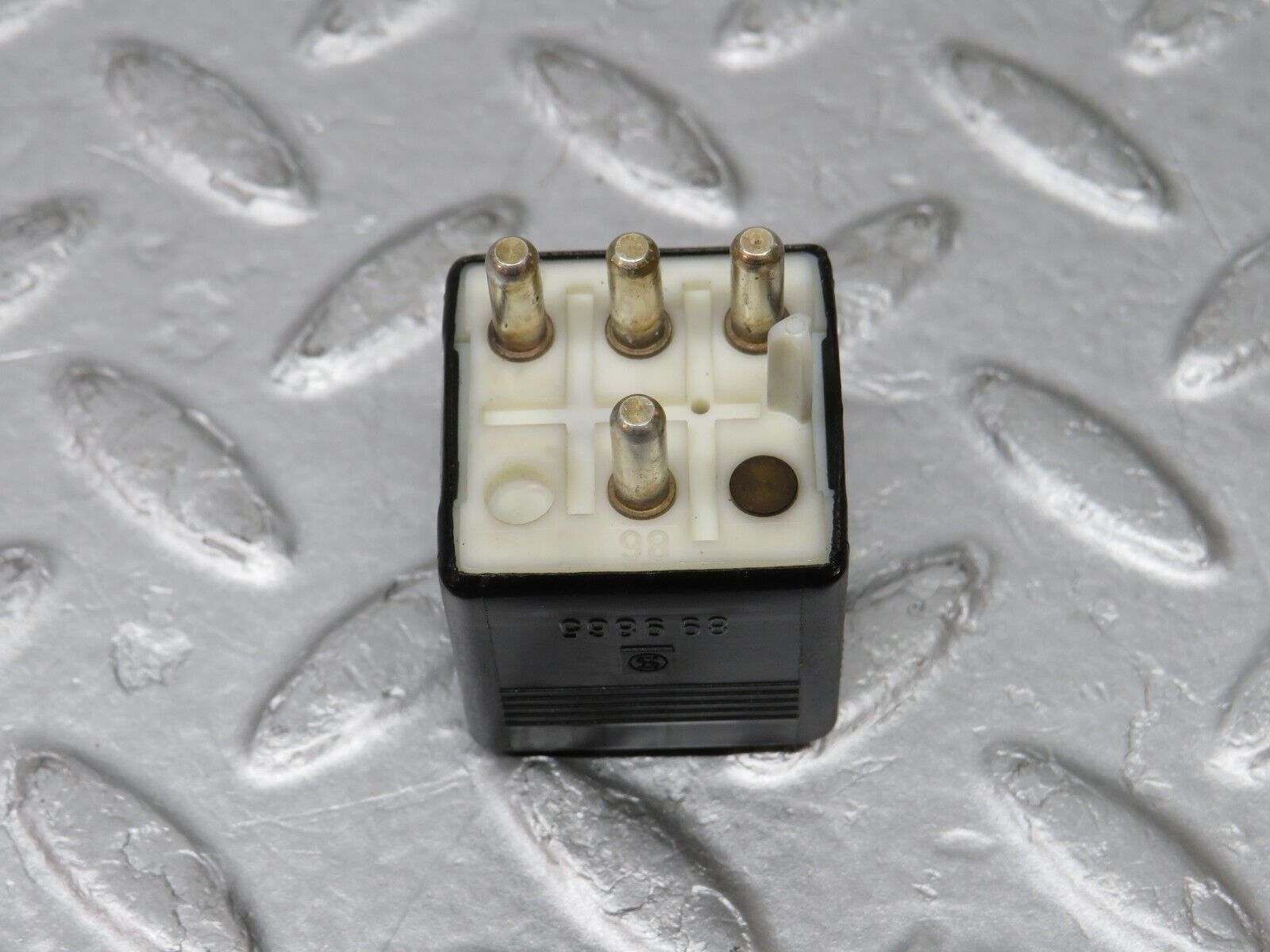 36088 Mercedes-Benz W126 420SE Fan Relay 0015426819