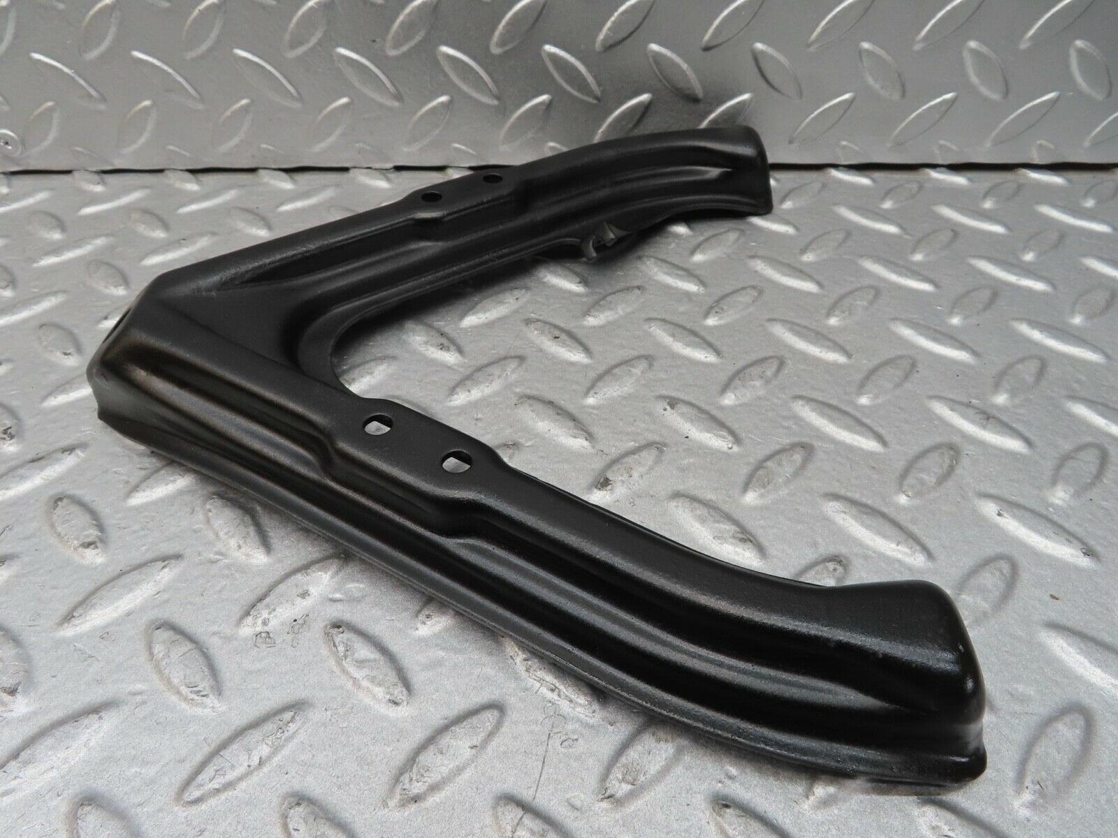 14661 Mercedes-Benz W201 190E Air Intake Manifold Bracket
