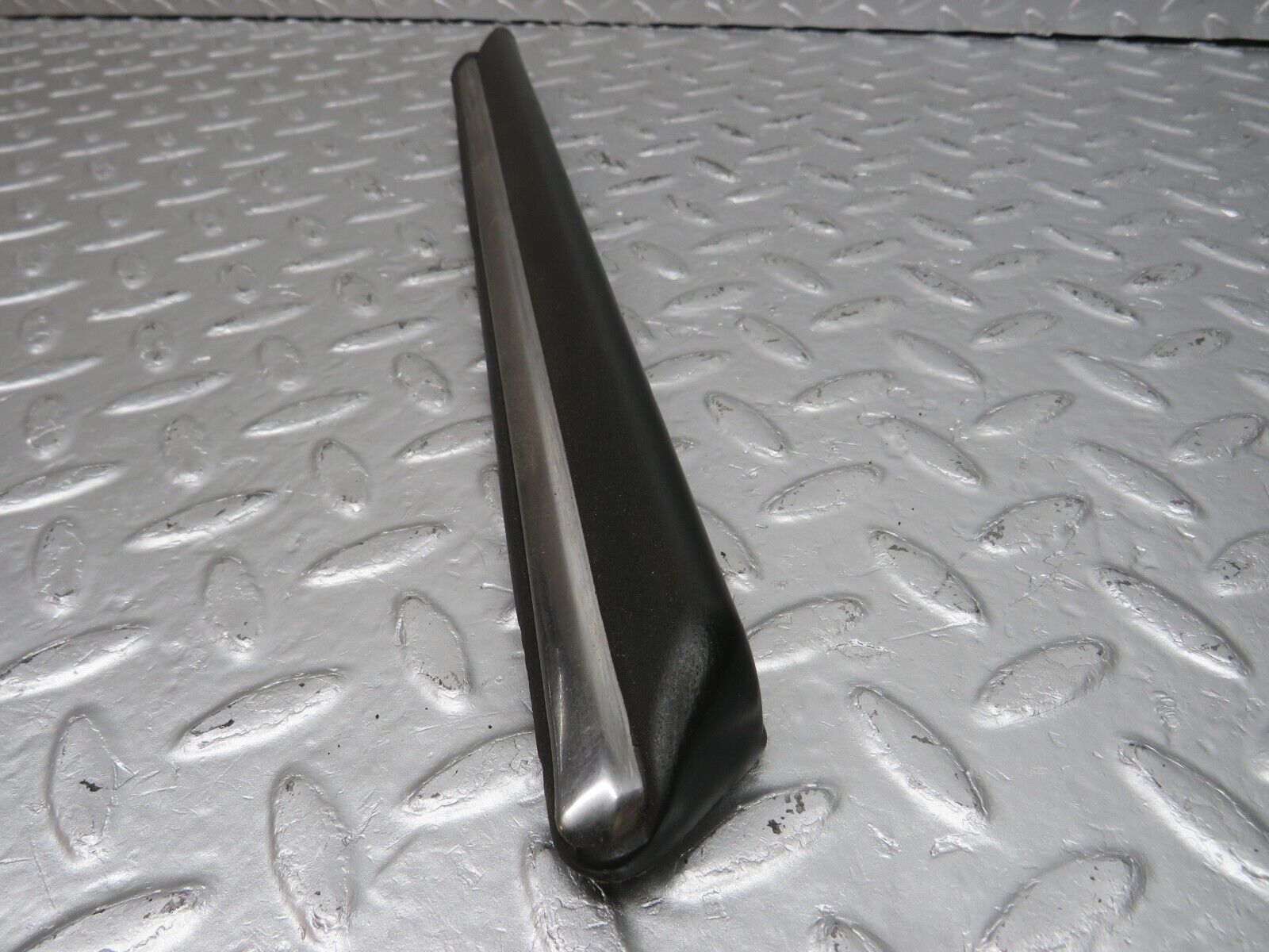 40126 Mercedes-Benz R107 350SL Front Left Fender Wing Lower Trim