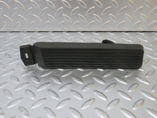 W124 Wagon accelerator pedal with rubber used OEM