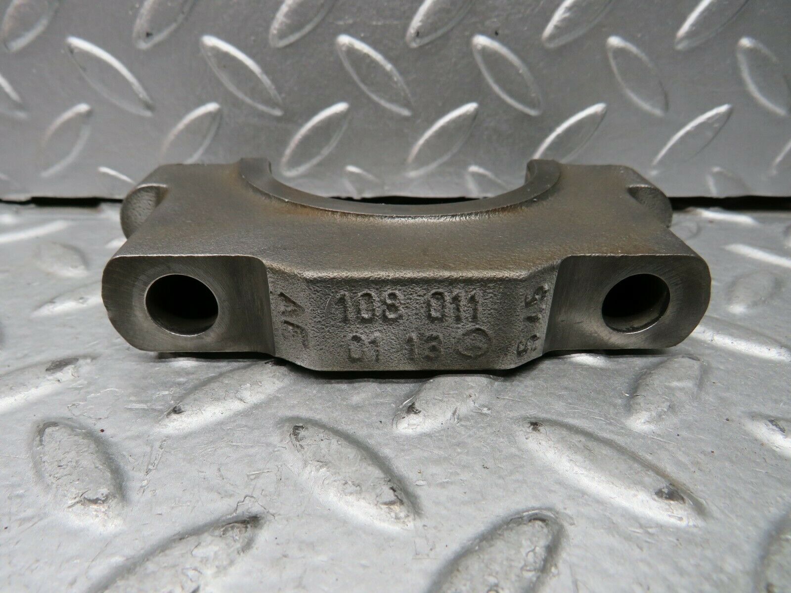 22112 Mercedes-Benz S123 280TE Crankshaft Bearing Holder Block 1080110113