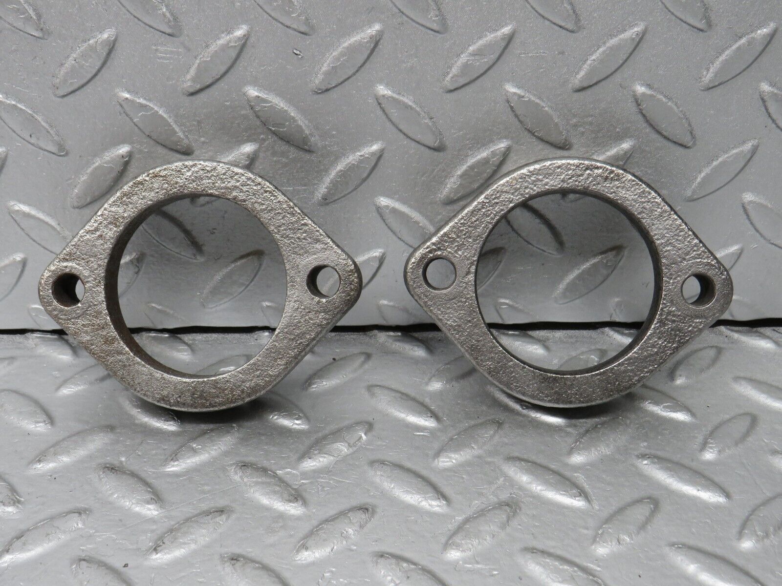 38126 Mercedes-Benz A124 320E Cabriolet Exhaust Flange 2x