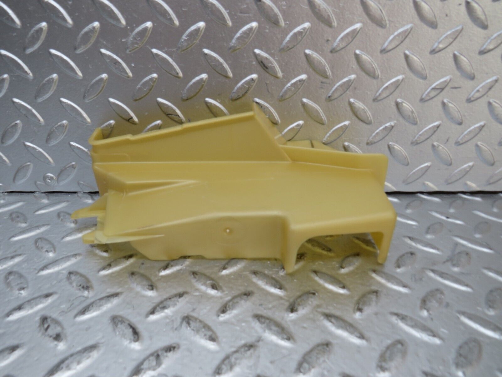 26390 Mercedes-Benz C124 220CE Left Door Lock Mechanism Cover 1247231908