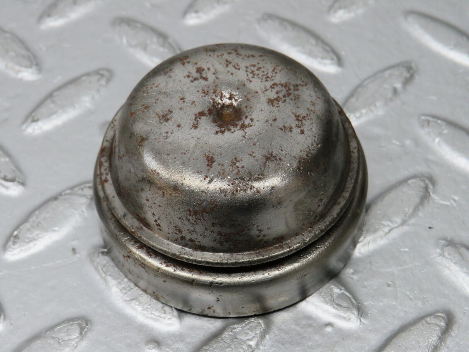 33478 Mercedes-Benz W202 C180 Wheel Hub Locking Cap