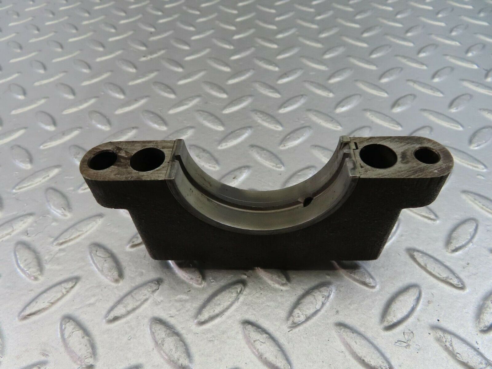 9877 Mercedes-Benz C123 280CE Coupe Crankshaft Bearing Holder Block 1080110211