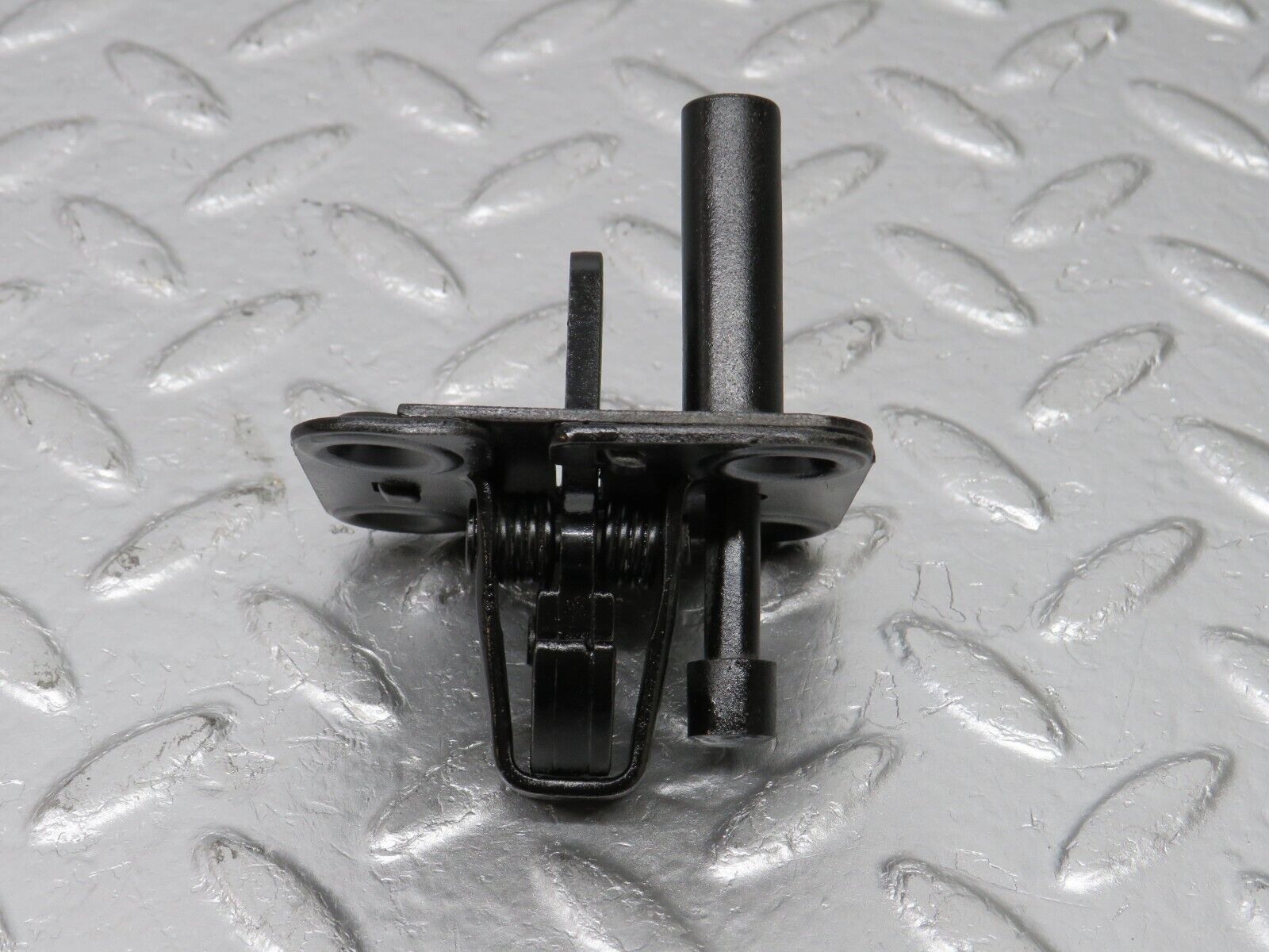 33629 Mercedes-Benz S123 280TE Wagon Bonnet Lock Catch