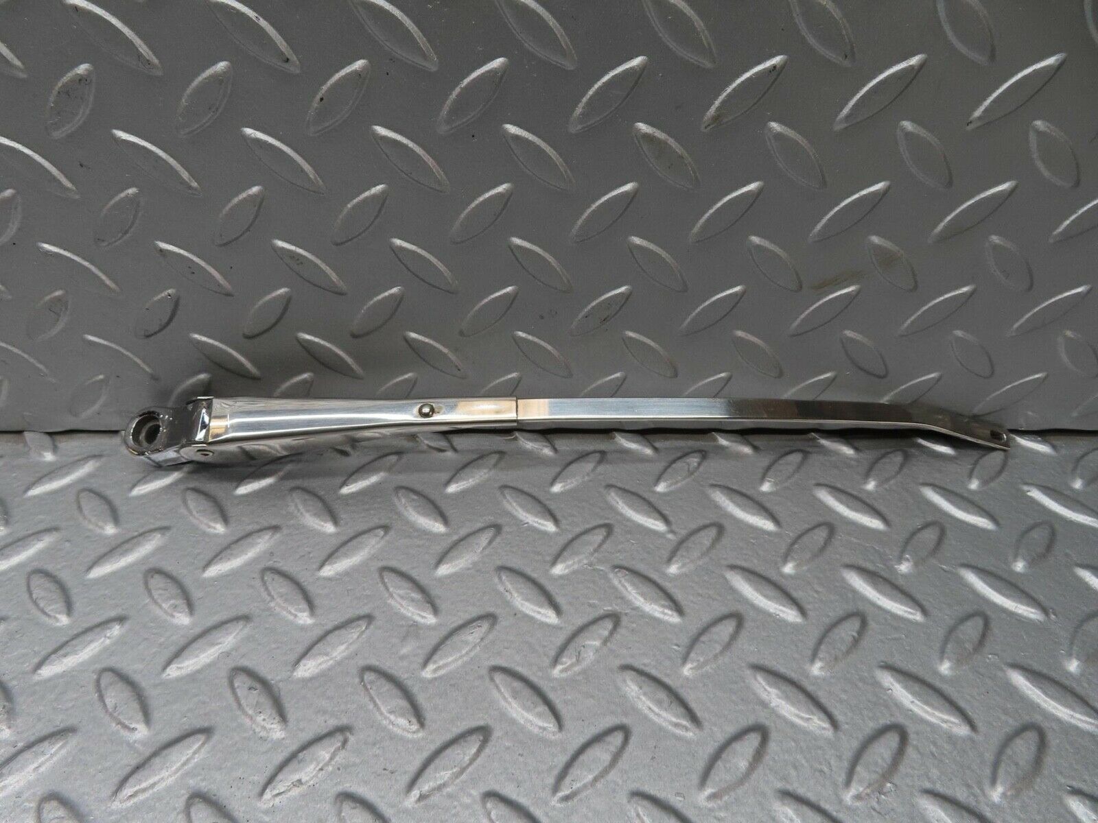 12800 Mercedes-Benz W111 220SE Wiper Arm Right Side