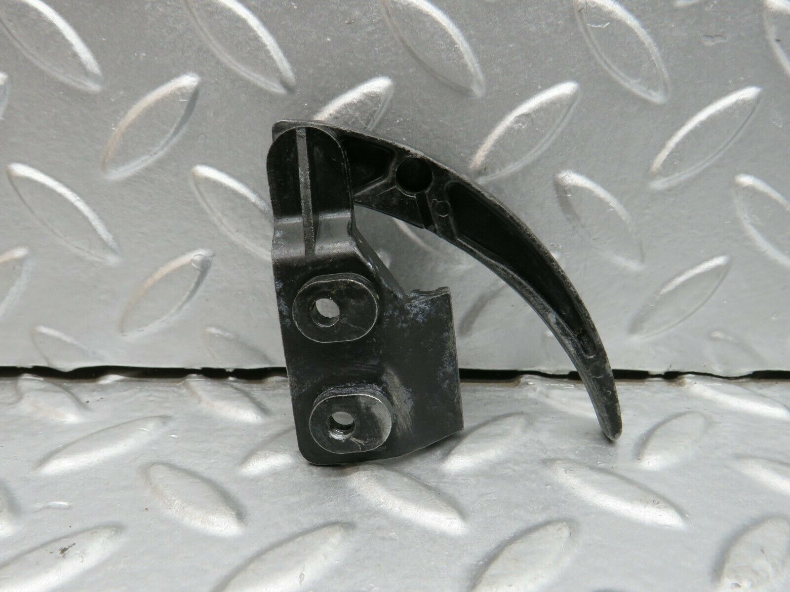 22280 Mercedes-Benz S123 280TE Wagon Hood Opener Bonnet Opener Release