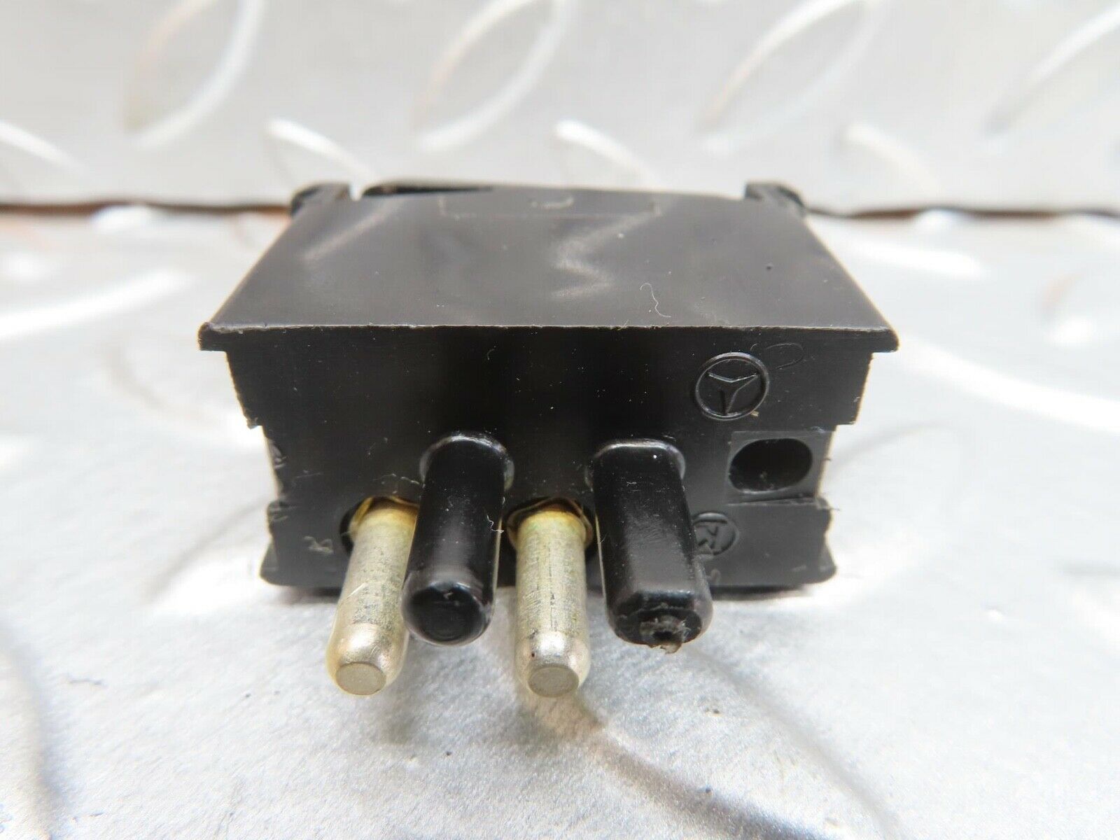 13672 Mercedes-Benz W123 200 Interior Light Switch 0008205910