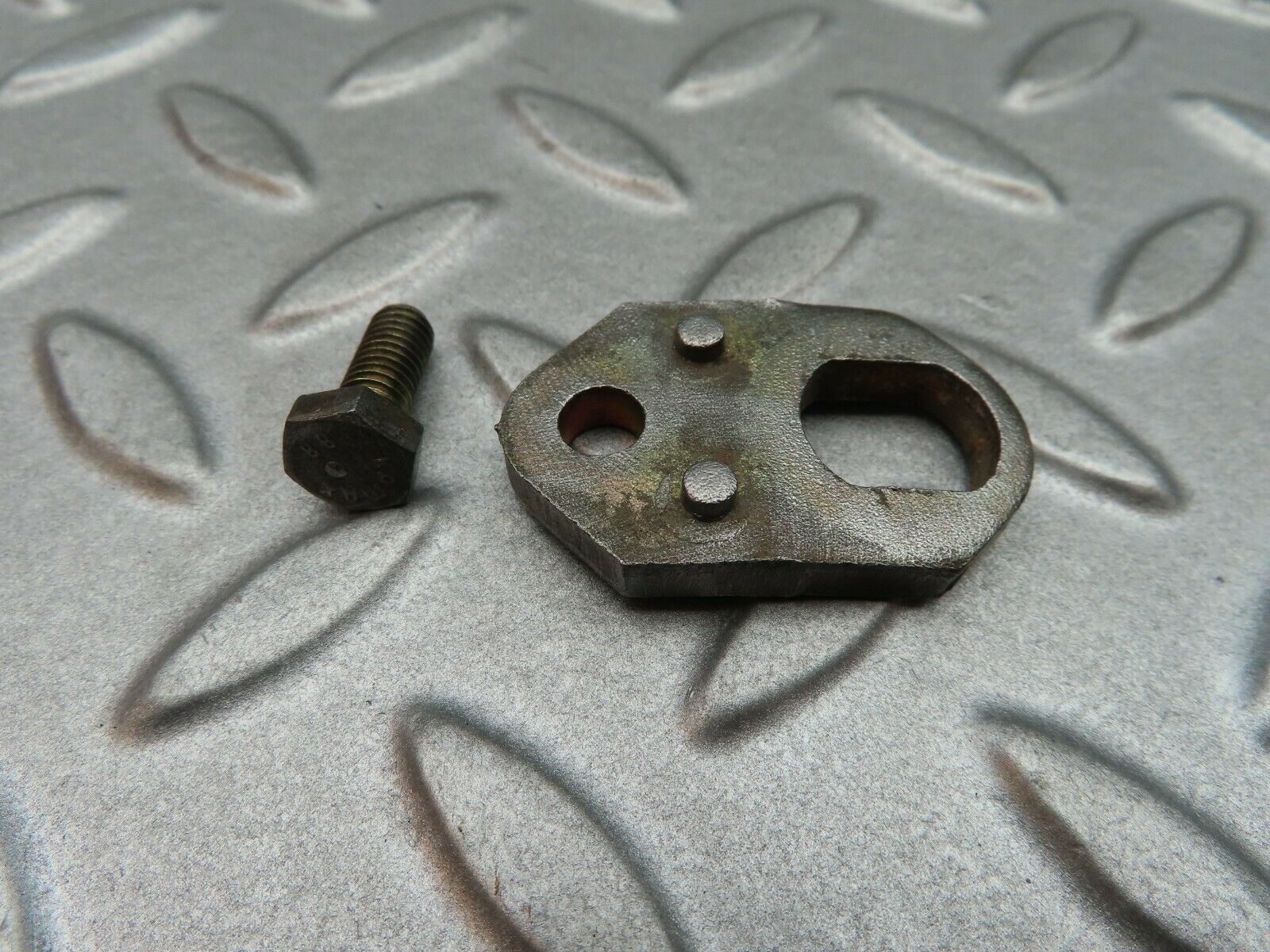 5128 Mercedes-Benz R107 350SL Coupe Fuel Injector Bracket