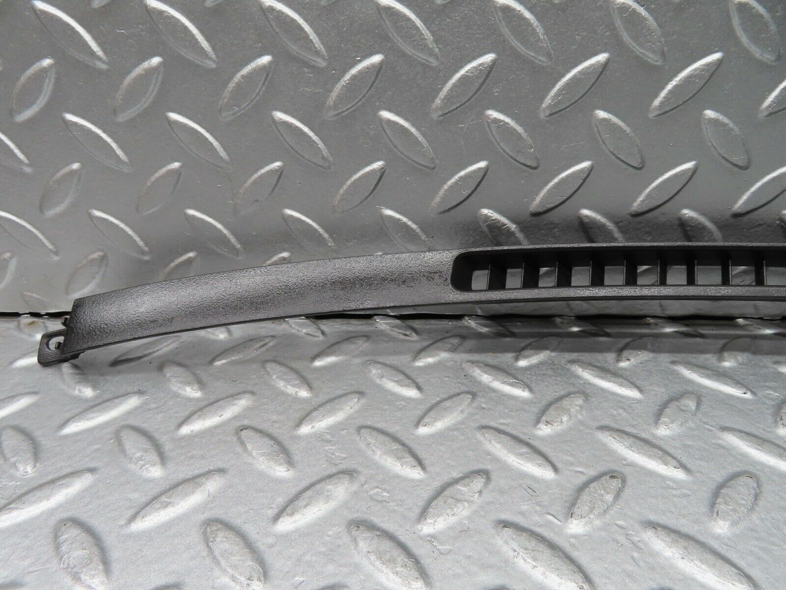 19983 Mercedes-Benz R129 300SL Coupe Windscreen Defroster Air Vent 1296890380