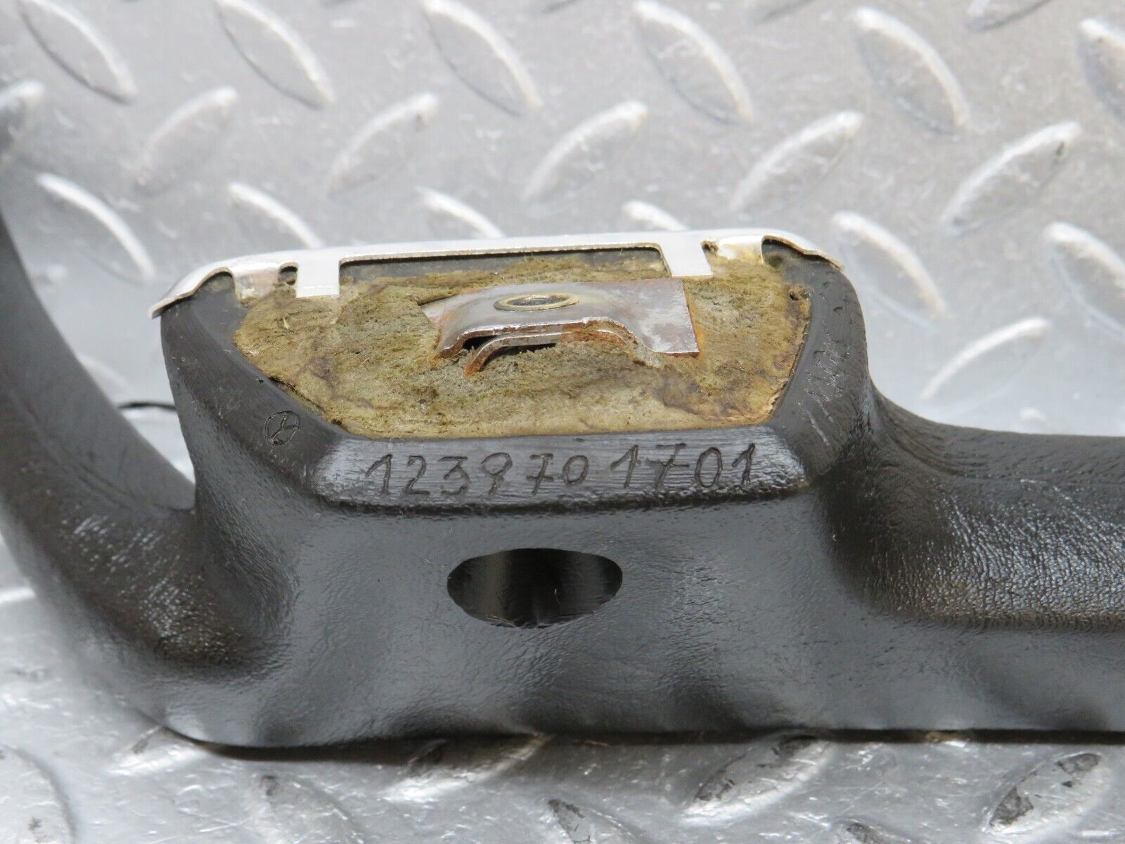 40555 Mercedes-Benz W123 300D Front Left Interior Door Handle Black 1239701701