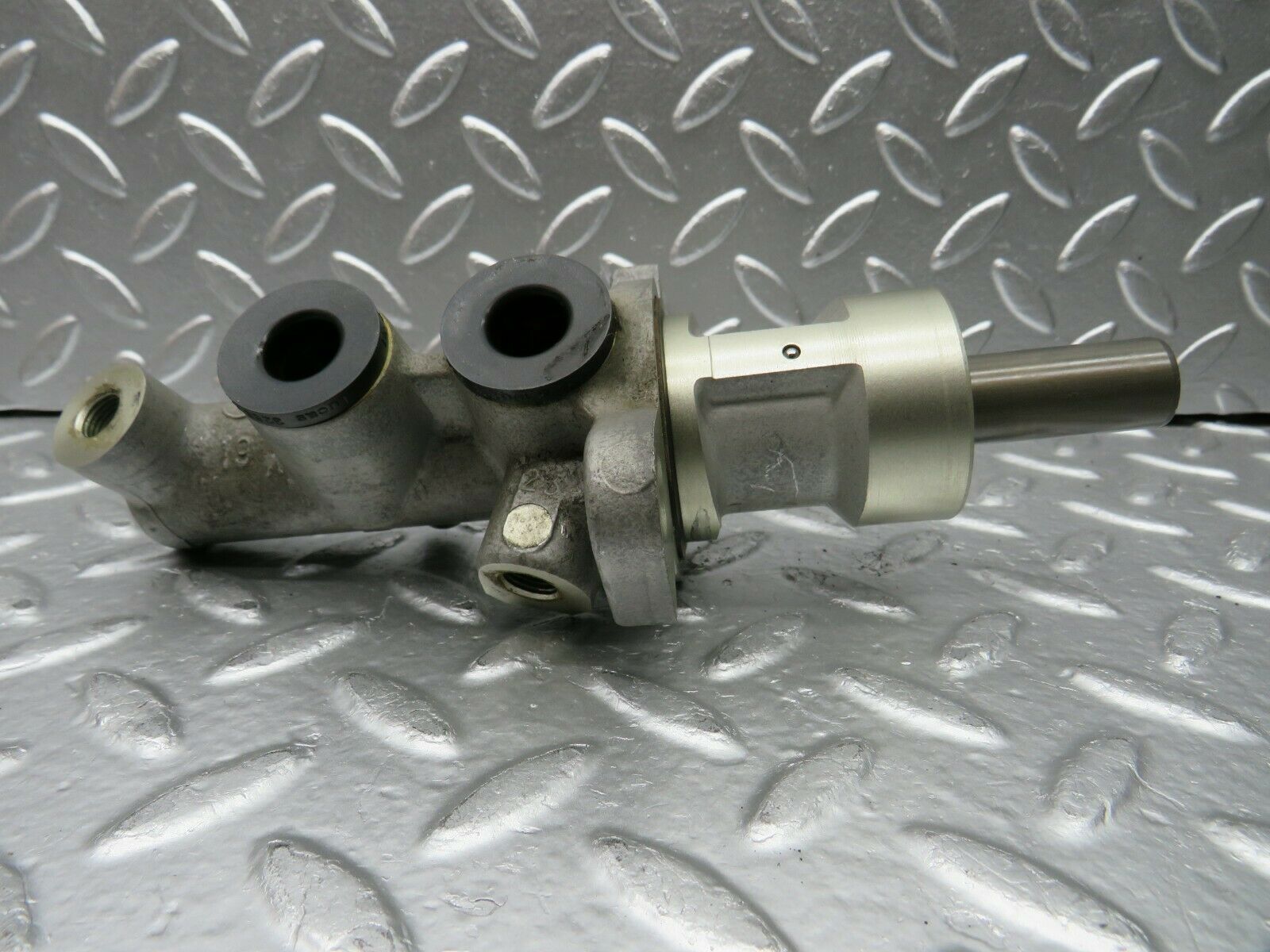 22414 Mercedes-Benz C124 E220 Coupe Brake Master Cylinder
