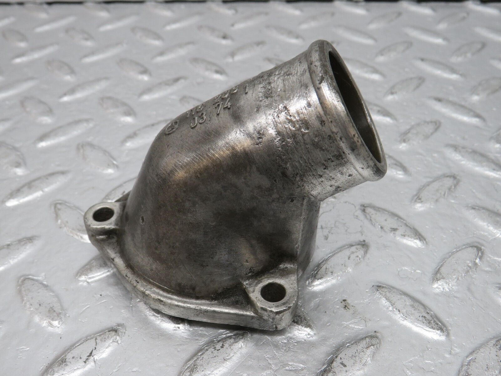 32789 Mercedes-Benz C107 R107 350 V8 Thermostat Housing 1162030374