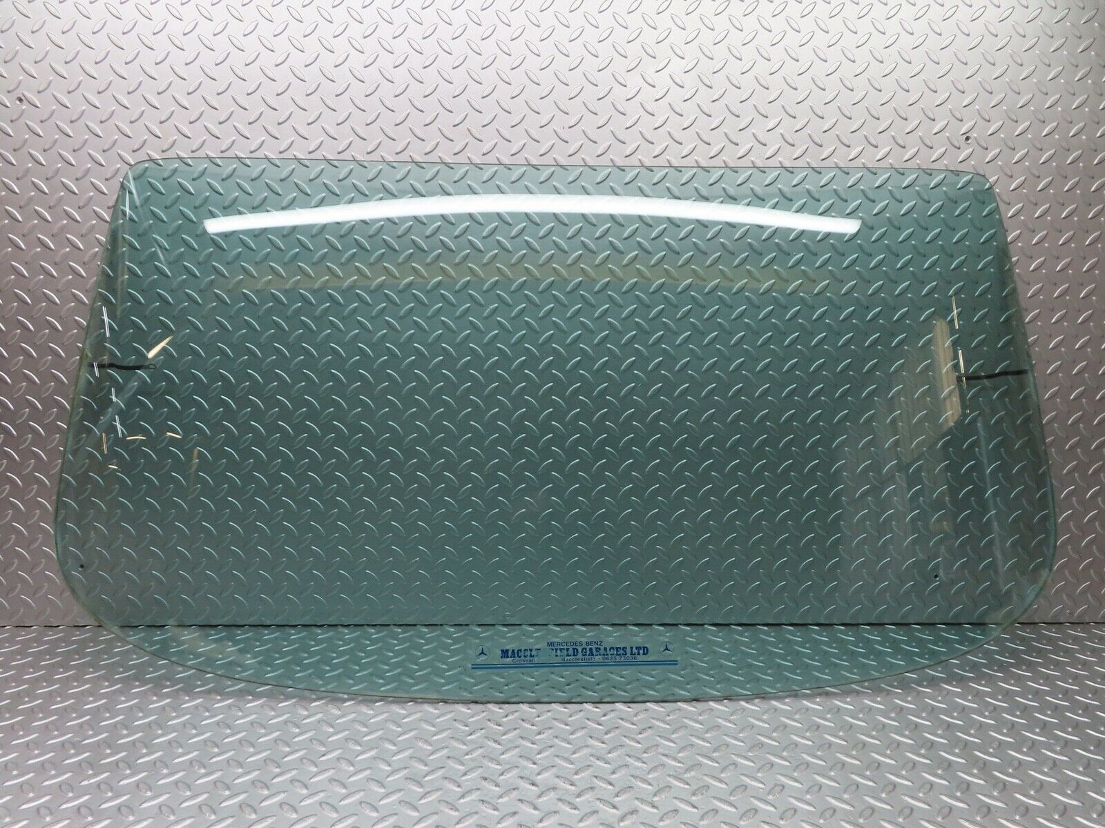 21602 Mercedes-Benz W126 300SE Rear Heated Windscreen Glass