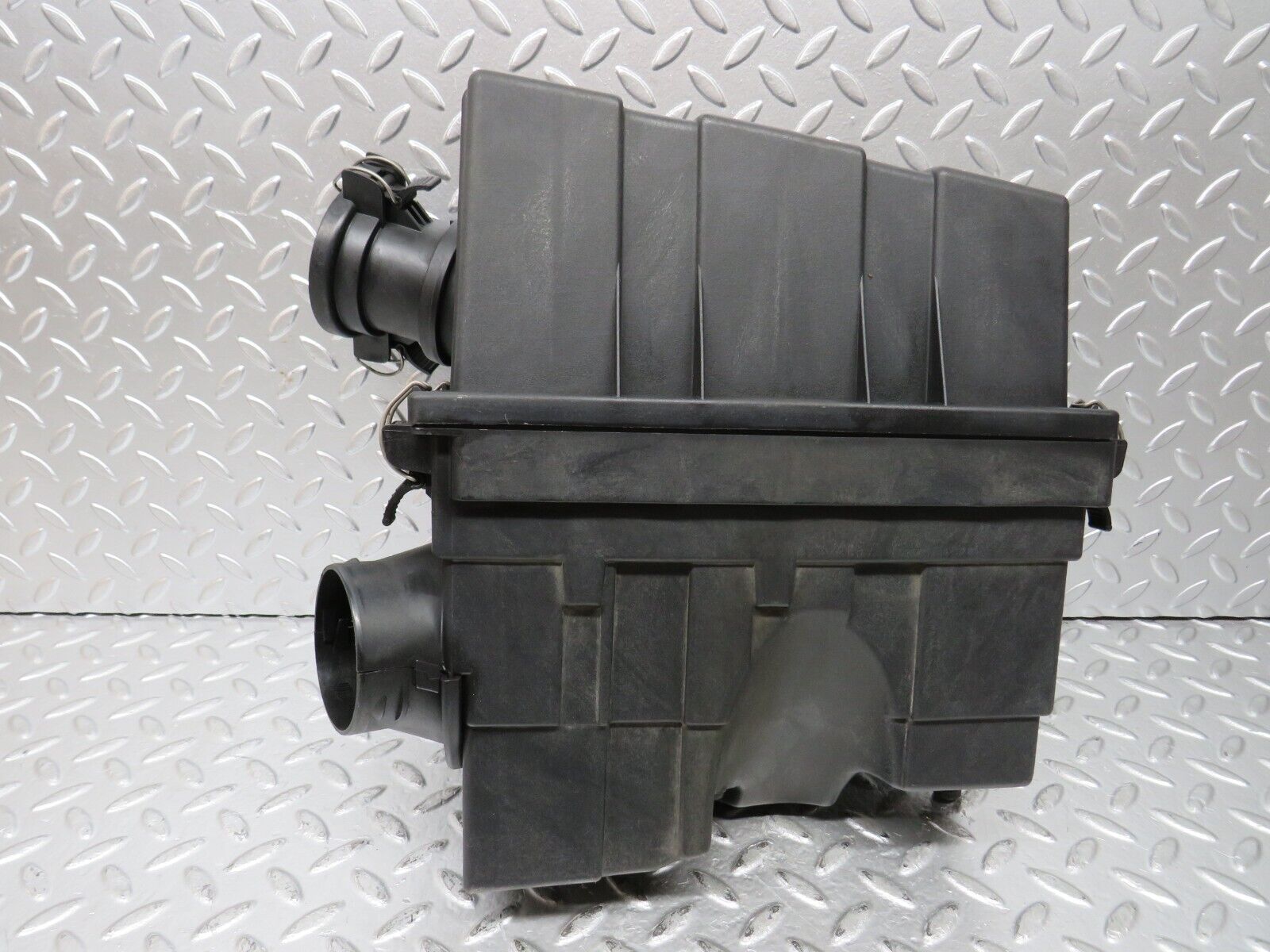 26438 Mercedes-Benz C124 220CE Coupe Air Filter Housing 1110940102