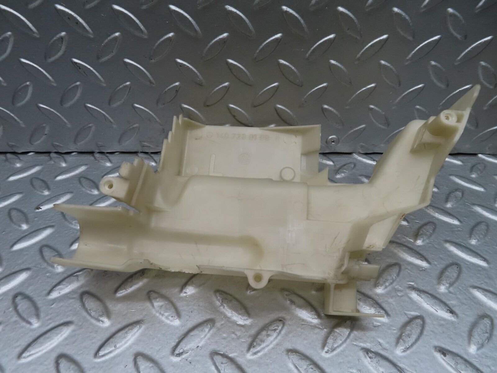 14885 Mercedes-Benz W140 S320 Door Lock Mechanism Cover 1407230108