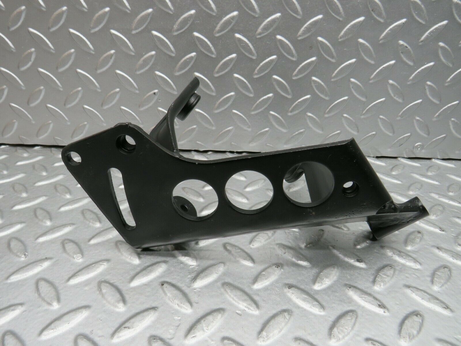22283 Mercedes-Benz S123 280TE Wagon Power Steering Pump Holder Bracket