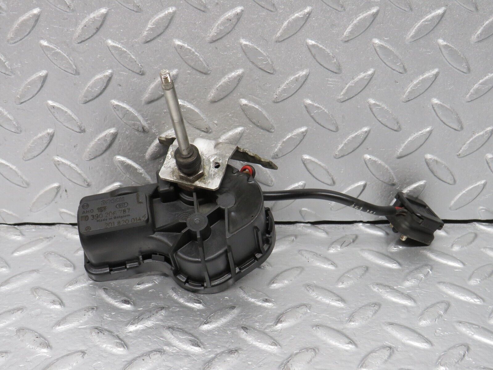 38871 Mercedes-Benz W201 190E 2.6L Headlight Wiper Motor Bosch Left Side 2018200142