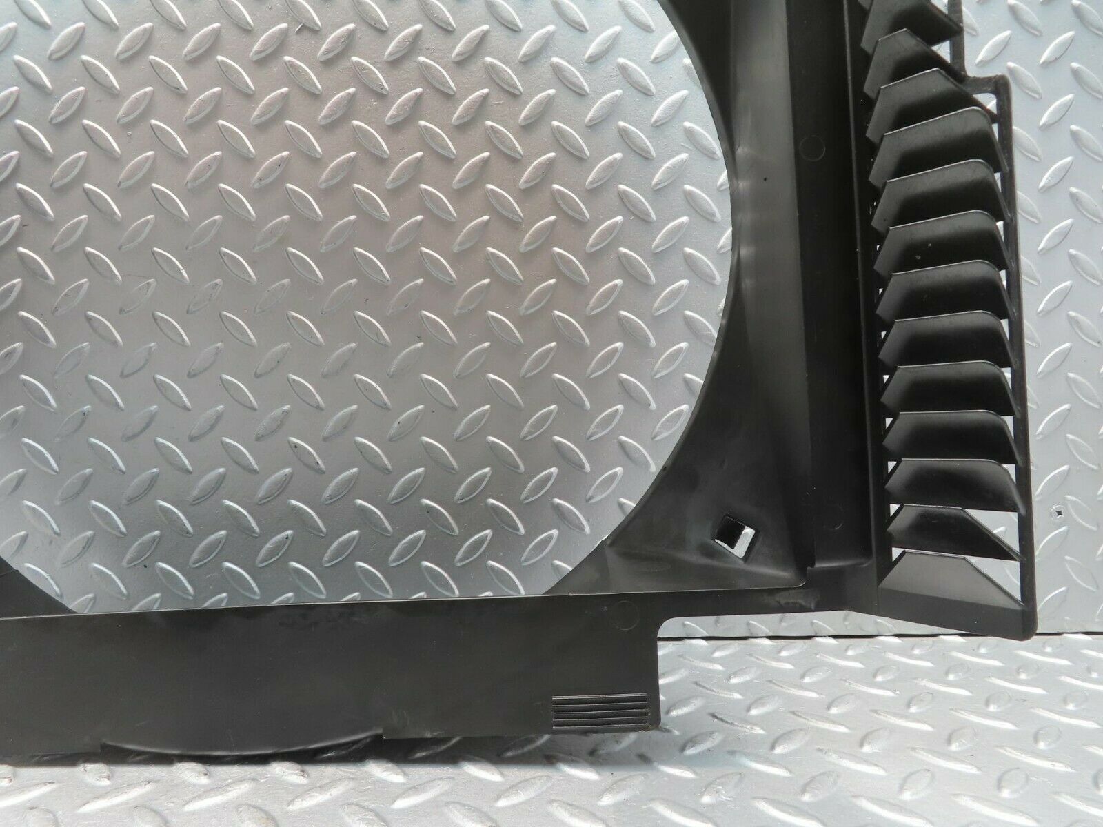 11542 Mercedes-Benz C123 230CE Coupe Radiator Fan Shroud Fan Cover 1235052055