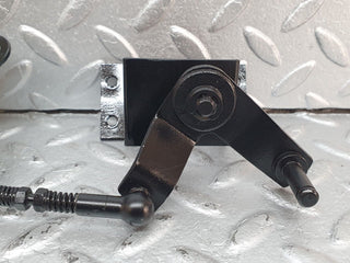 41240 Mercedes-Benz W126 300SE Throttle Linkage