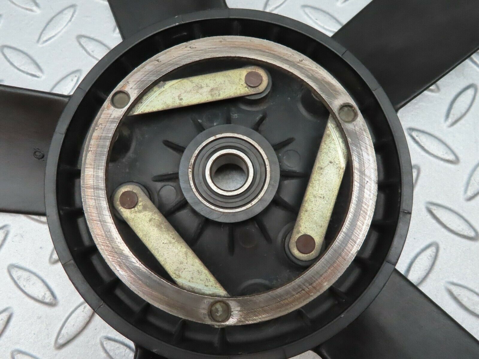 3912 Mercedes-Benz S123 200T Wagon Engine Cooling Fan 1022050306
