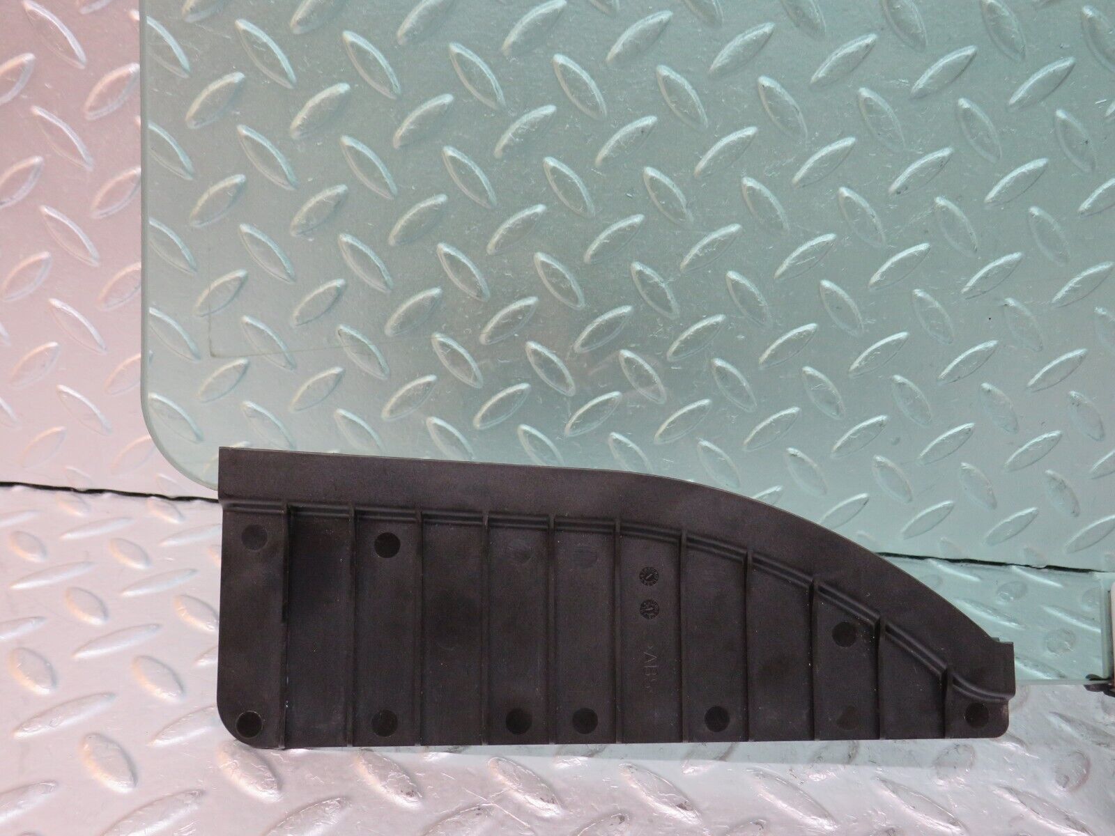 35166 Mercedes-Benz W221 Rear Right Door Window Glass