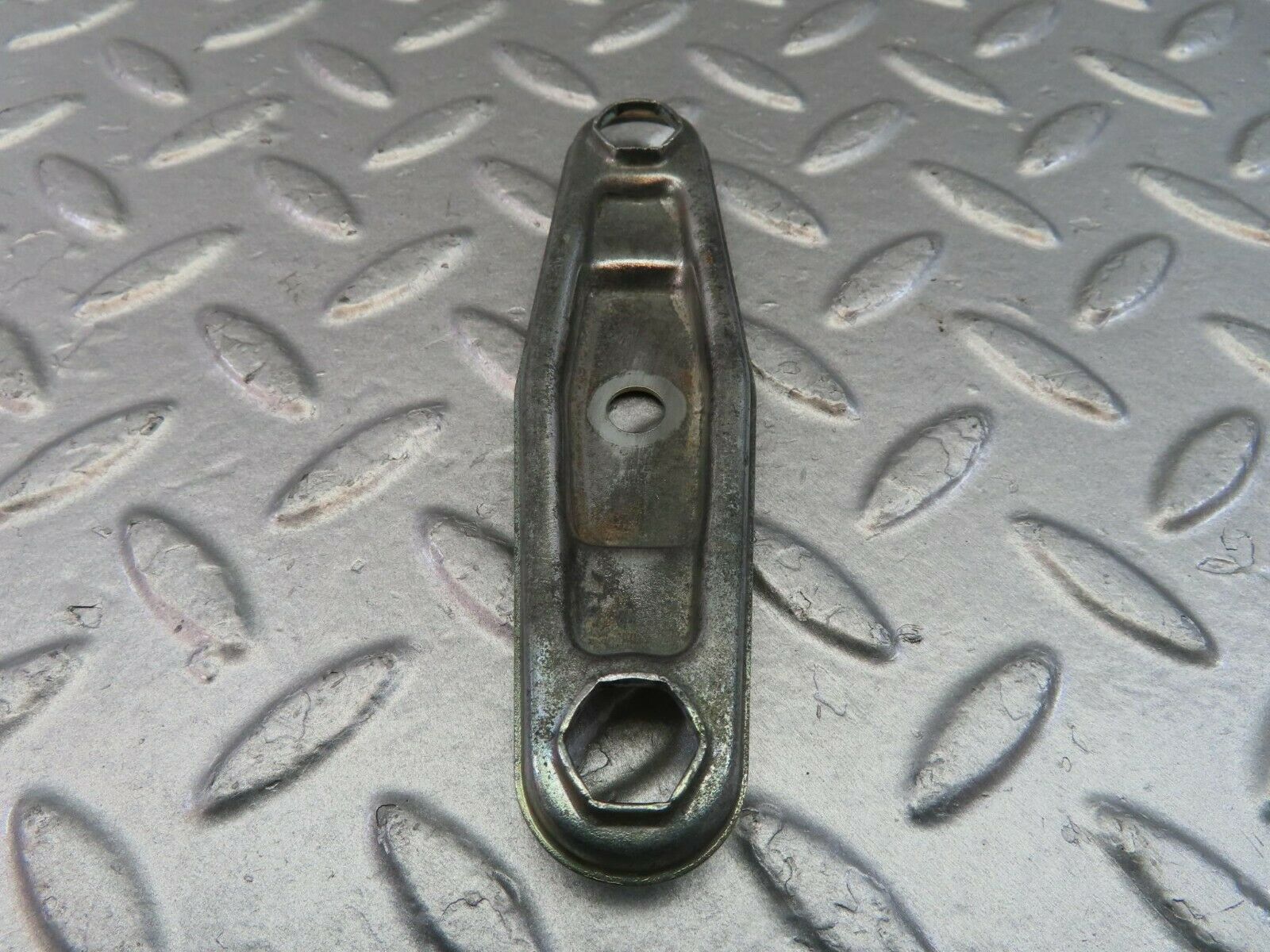 10550 Mercedes-Benz W201 190E Fuel Injector Nozzle Clamp Bracket