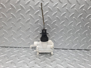 41009 Mercedes-Benz W126 300SE Front Right Door Lock Vacuum Actuator