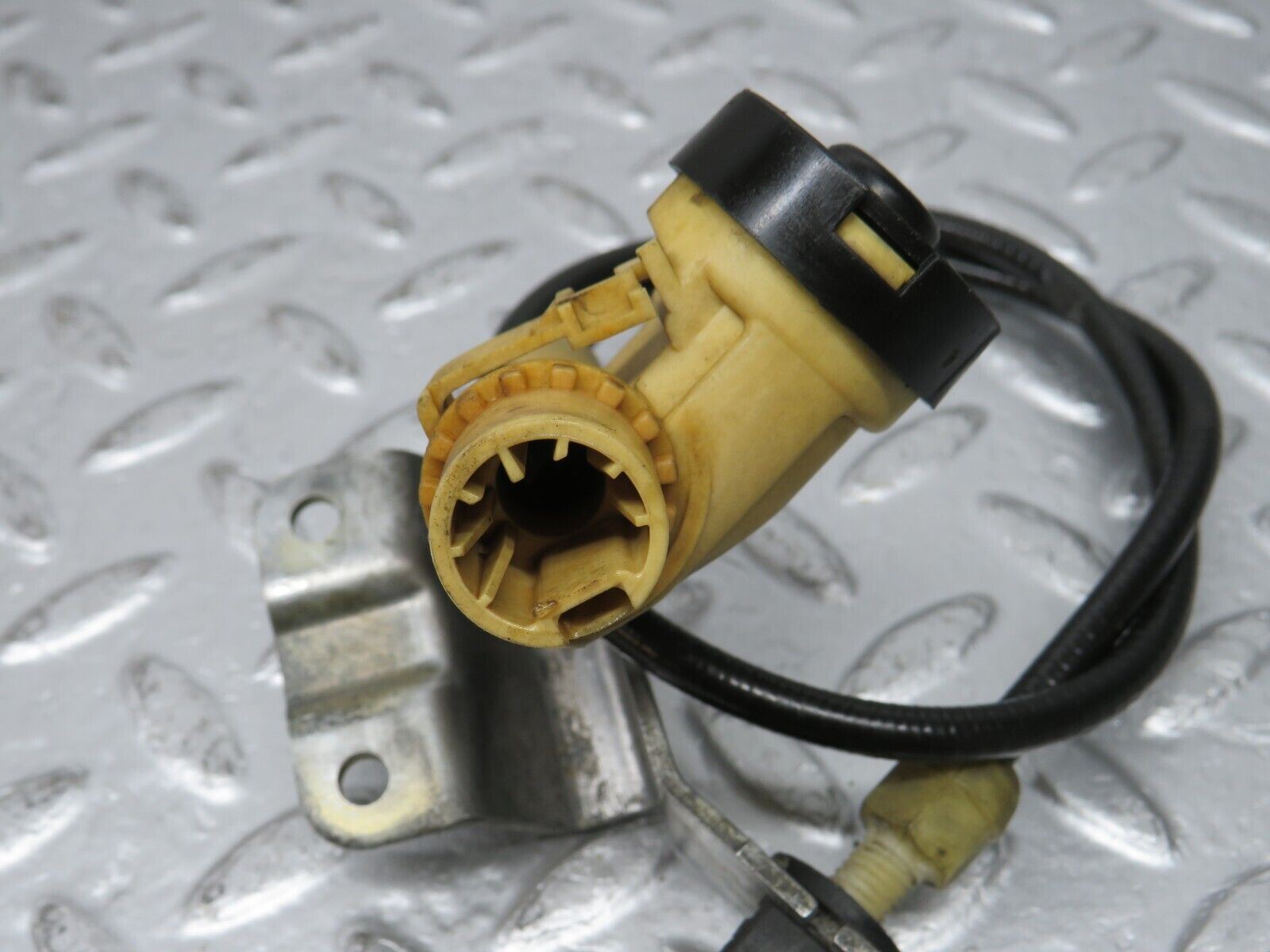 32715 Mercedes-Benz S124 300TE Automatic Gearbox Kickdown Cable