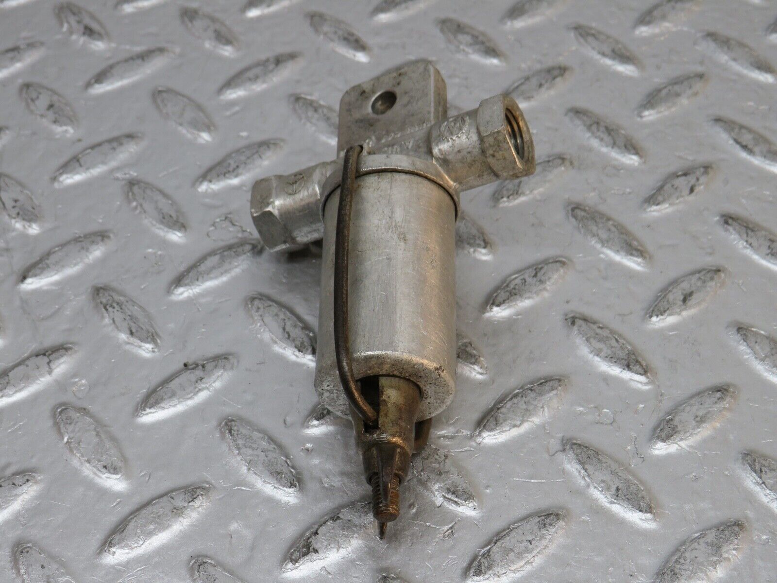 0334 Mercedes-Benz W120 180D Ponton Fuel Prefilter 0004776801