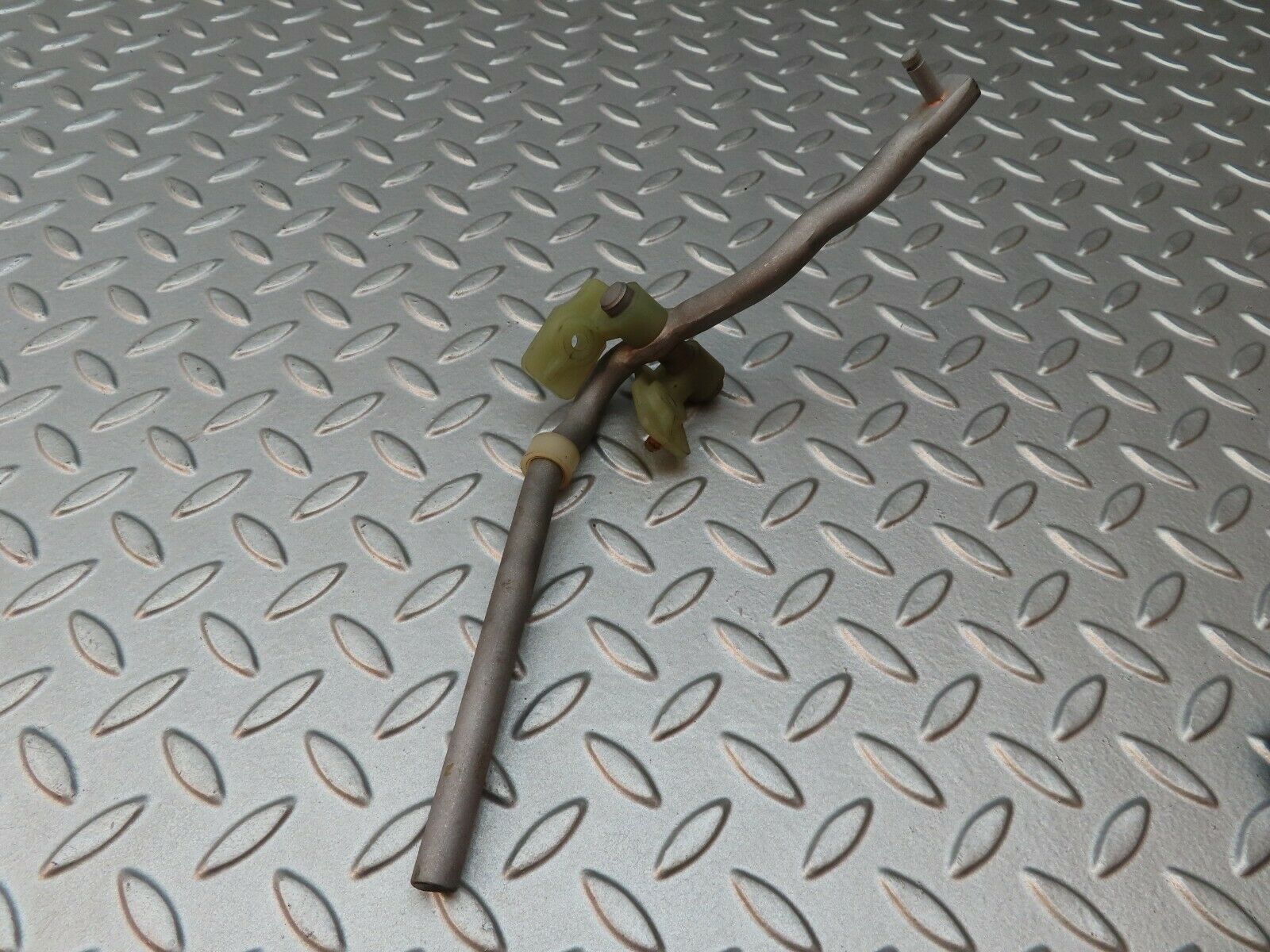 4048 Mercedes-Benz S123 200T Wagon Accelerator Pedal Linkage