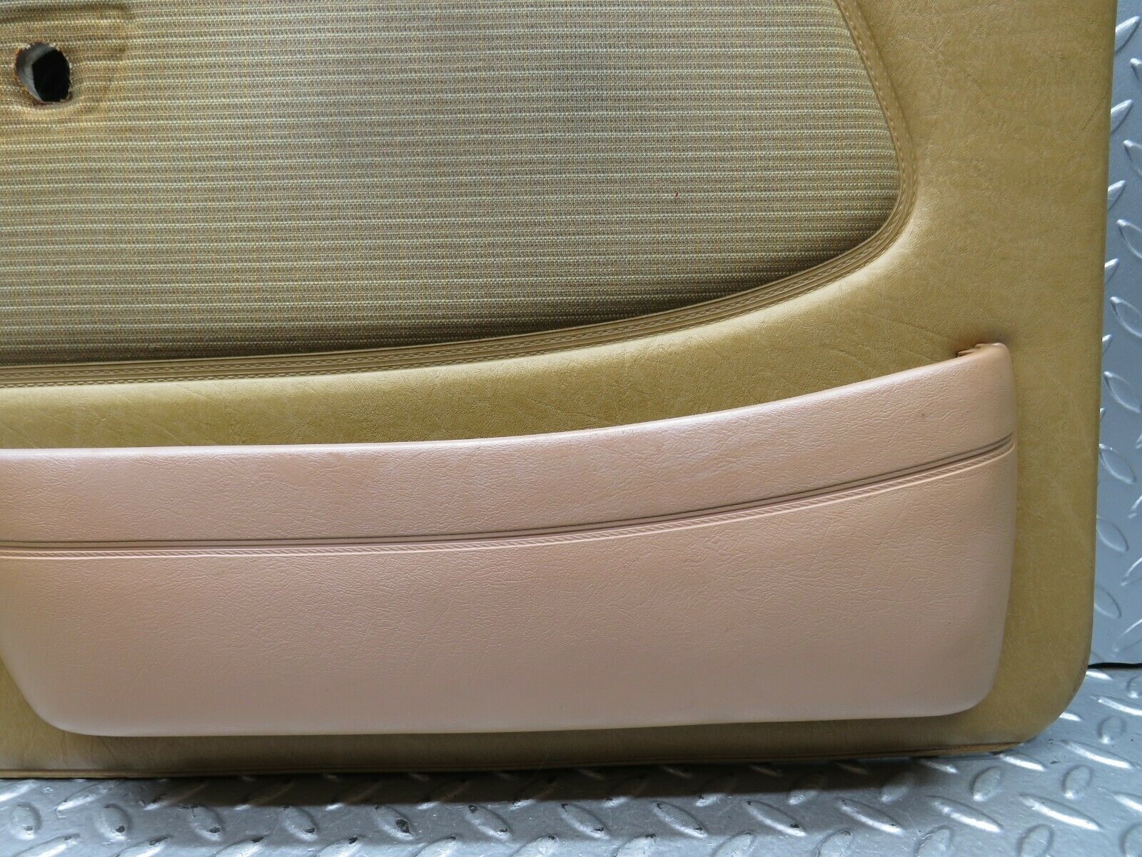 21960 Mercedes-Benz S123 280TE Wagon Front Left Door Card Palomino