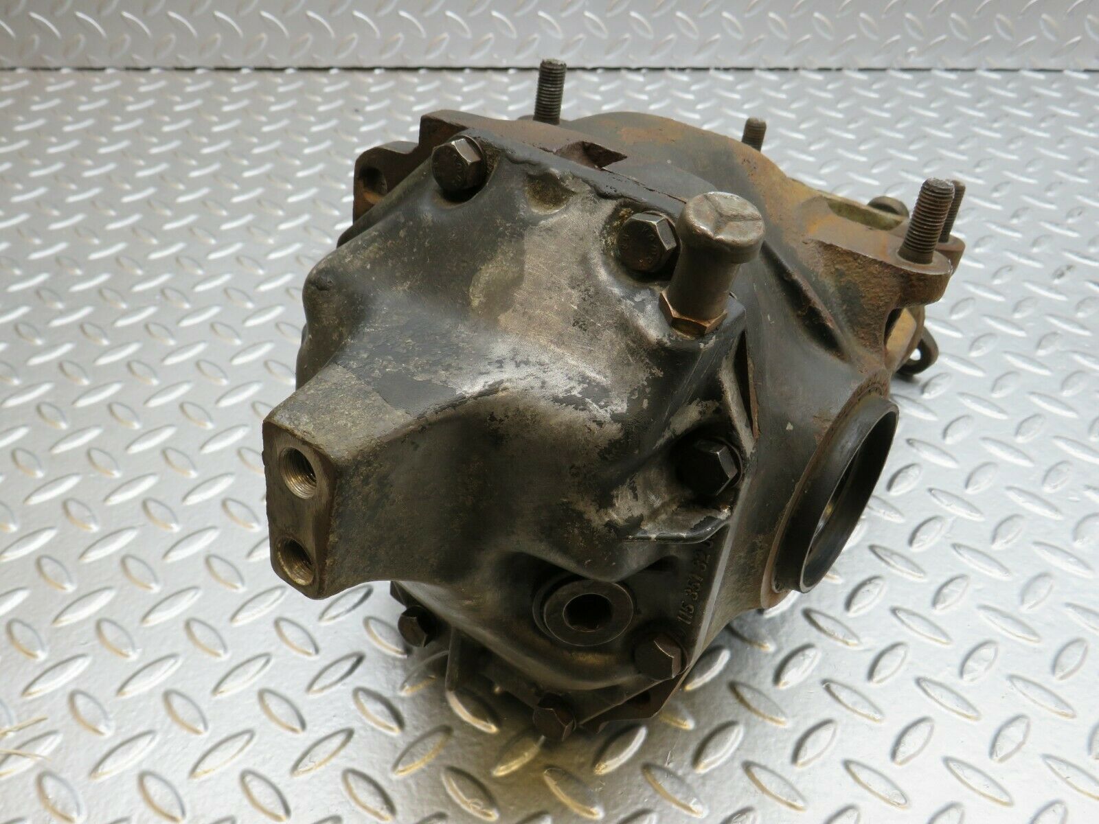 24185 Mercedes-Benz W123 280E Rear Differential Ratio 3.58 1233510101