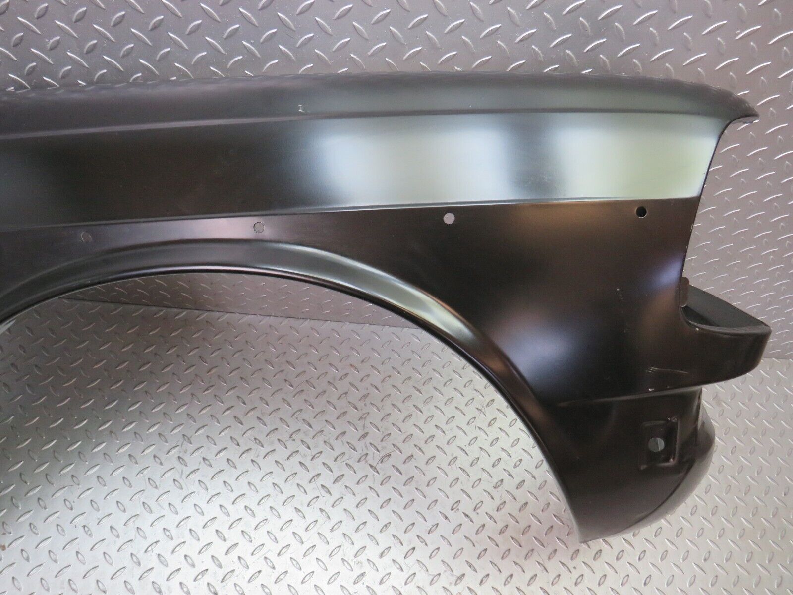 28346 Mercedes-Benz S123 240D Wagon Front Right Wing Fender