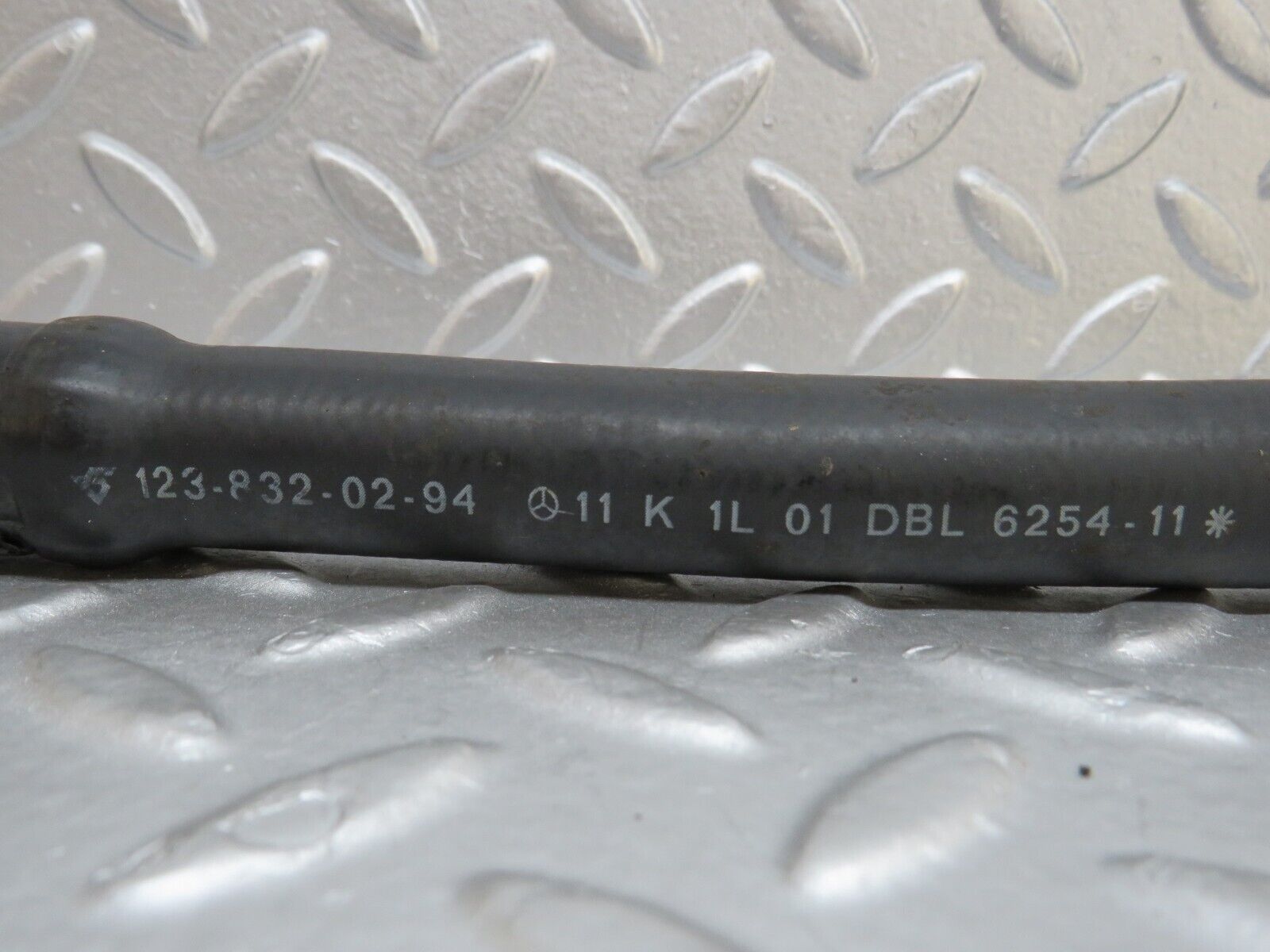37025 Mercedes-Benz C126 420SEC Coupe Heater Hose Pipe 1238320294