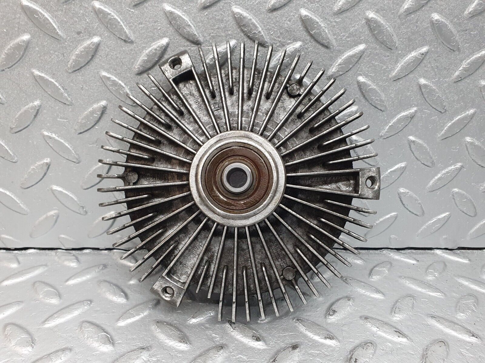 41053 Mercedes-Benz W126 300SE Fan Clutch 1032000422