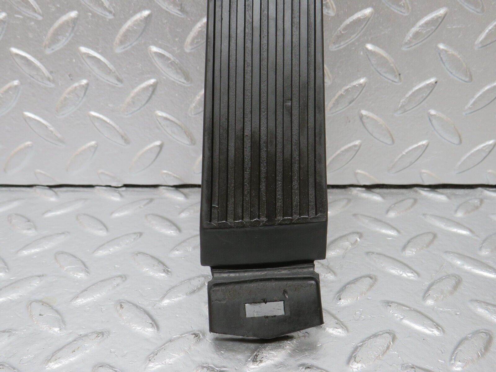 34095 Mercedes-Benz W124 260E Accelerator Pedal & Rubber 1233010082 1263000504