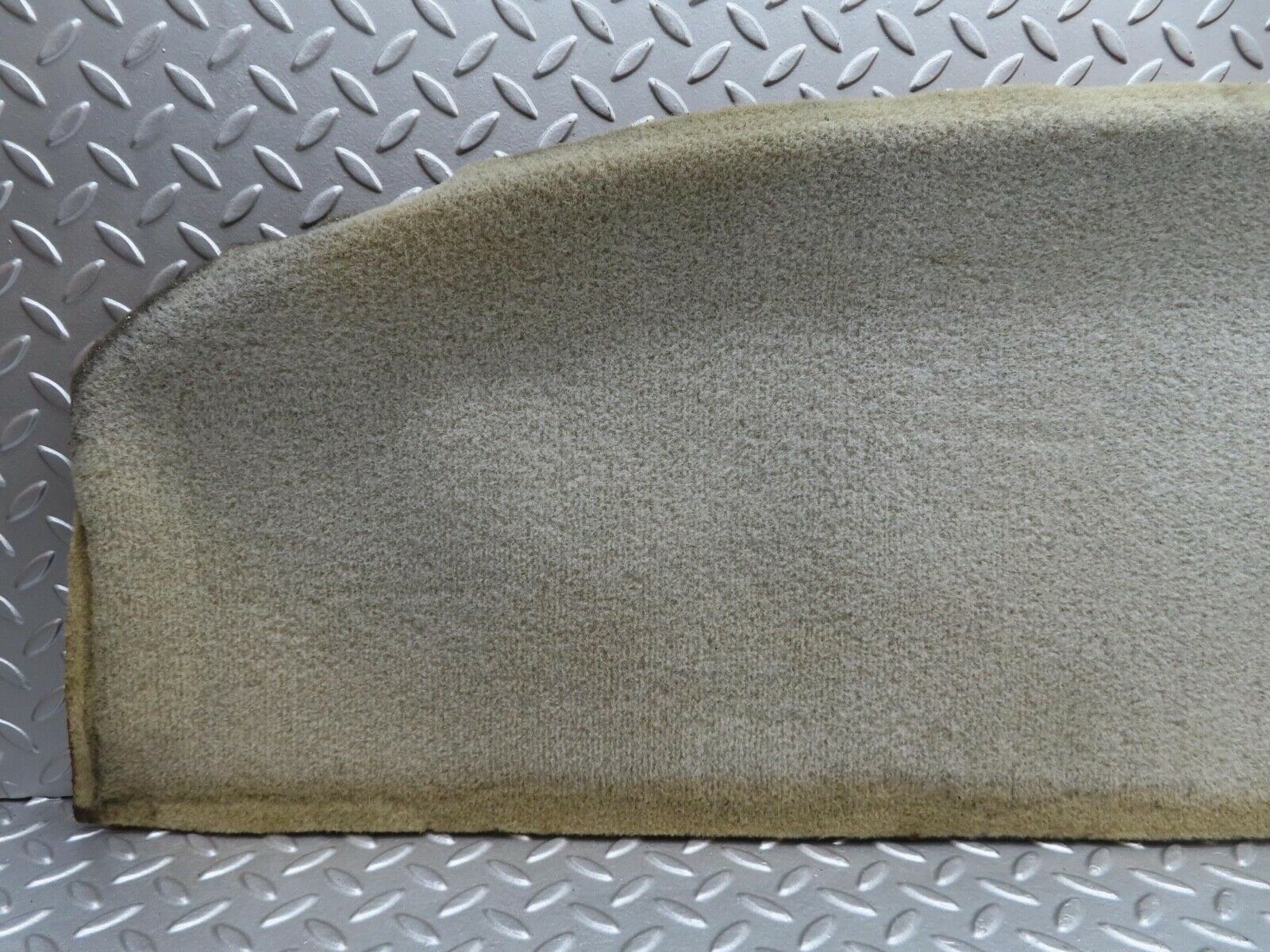 13569 Mercedes-Benz W123 200 Parcel Shelf
