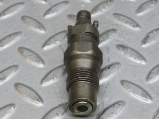 28505 Mercedes-Benz S123 240D Wagon Fuel Injector Bosch KCA30S35/4