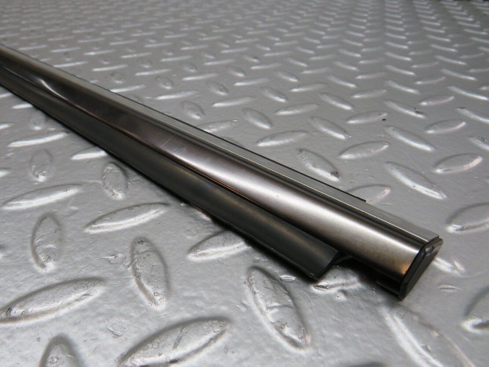 24888 Mercedes-Benz W140 SEL320 LWB Rear Left Door Moulding Trim