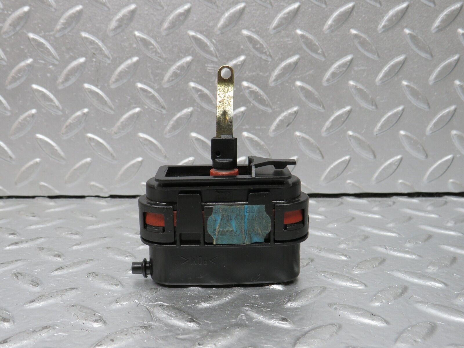 33439 Mercedes-Benz W202 C180 Trunk Lock Vacuum Actuator