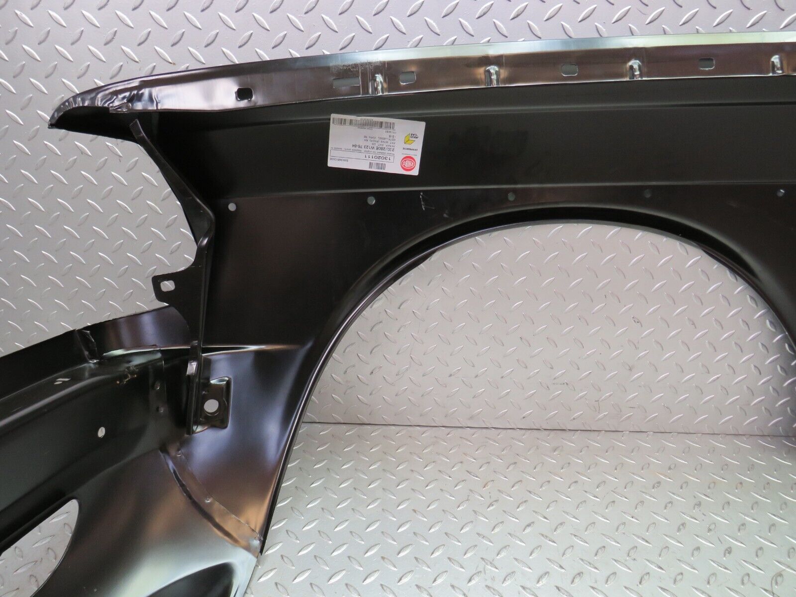 28346 Mercedes-Benz S123 240D Wagon Front Right Wing Fender