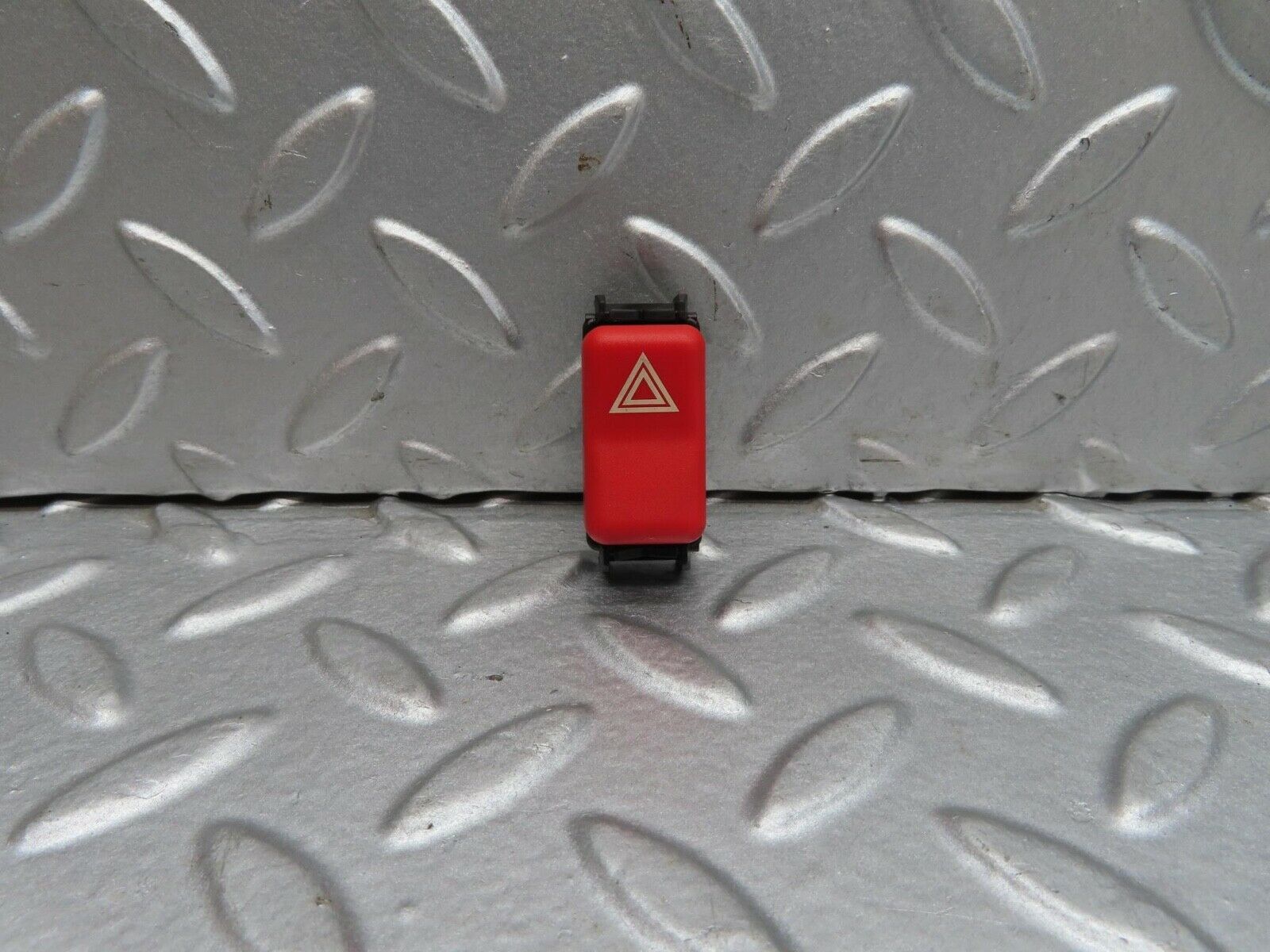 15212 Mercedes-Benz W140 S320 Hazard Warning Light Switch 1408205510